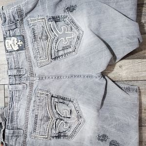 Rock revivals pen all straight  W 44 L32